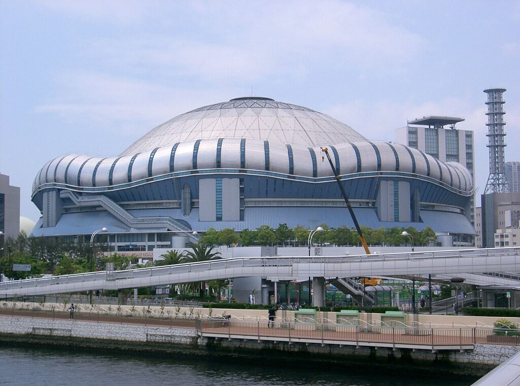 Kyocera Dome Osaka: exterior view (2007)