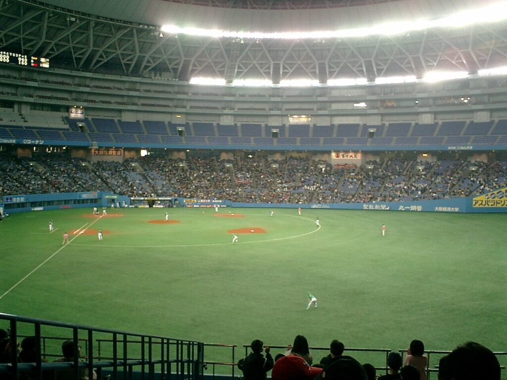 Kyocera Dome Osaka: interior view (January 2006)