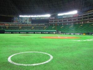 Mizuho PayPay Dome Fukuoka: interior view (2012)