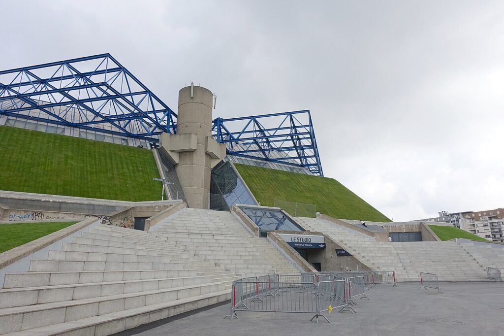 Accor Arena: exterior view (2016)