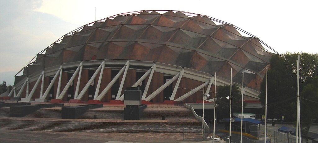Palacio de los Deportes: exterior view